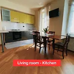 Con Terrazza In Pieno Centro 公寓 阿斯蒂
