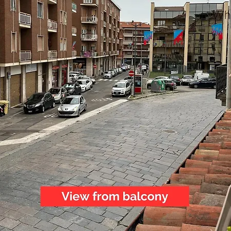 Con Vista Sulla Via Principale